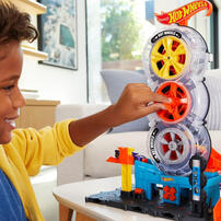Hot Wheels City Super Twist Tire Shop Playset