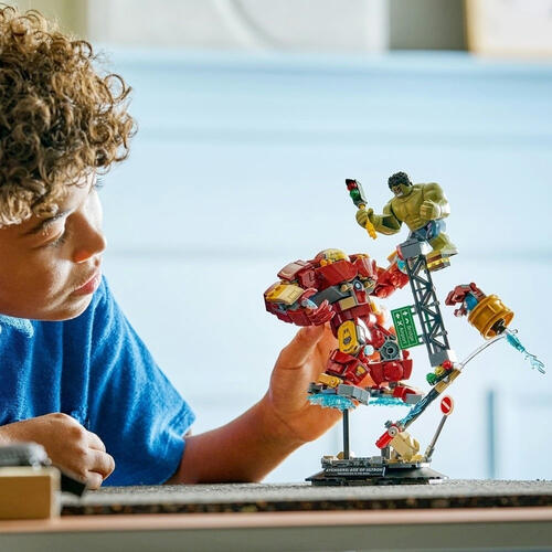 LEGO Marvel Epic Battle: Hulkbuster vs. The Hulk