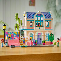 LEGO Friends Liann&rsquo;s Family House 42687