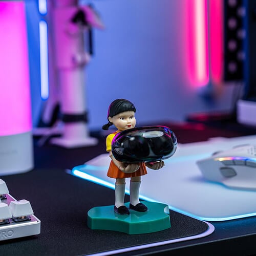 Netflix Squid Game Young-Hee Mini Holder