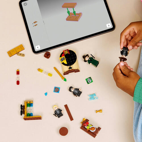 LEGO Harry Potter Hogwarts Castle: Sorting Hat Ceremony 76460