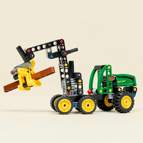 LEGO Technic John Deere 1470H Wheeled Harvester 42218