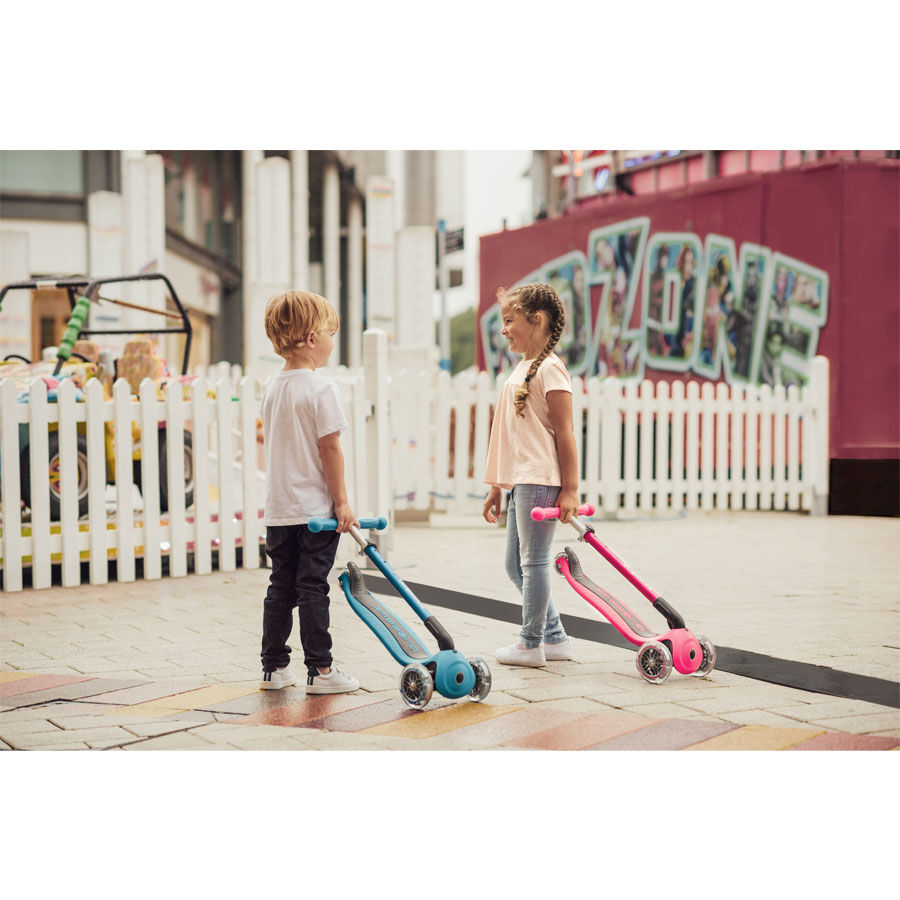 Globber primo foldable cheap lights pink scooter