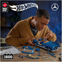 Mattel Brick Shop Hot Wheels HWW25 Mercedez-Benz 300Sl Car Playset