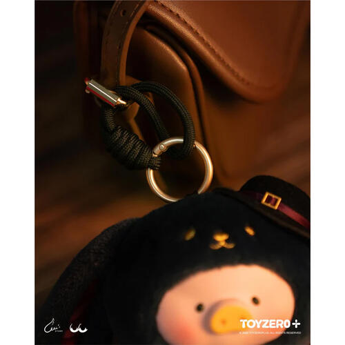 Lulu The Piggy Vinyl Face Plush Keychain (Magician Bunny LuLu Version)