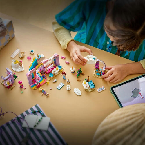 LEGO Friends Unicorn Dream Caf&eacute; 42684